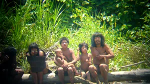 Membrii subnutriţi ai unui trib din Amazon, evacuaţi din junglă de autorităţile braziliene