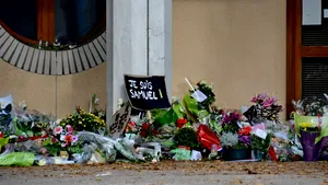 Profesorul decapitat lângă Paris va primi cea mai înaltă onoare a Franţei