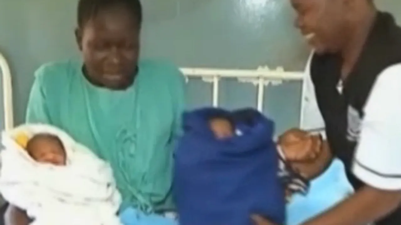 O femeie din Kenya şi-a botezat gemenii Barack Obama şi Mitt Romney