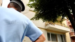 Primele concluzii în cazul morţilor suspecte din cartierul Primăverii: Cristina Verona şi-a omorât mama, iar apoi s-a sinucis