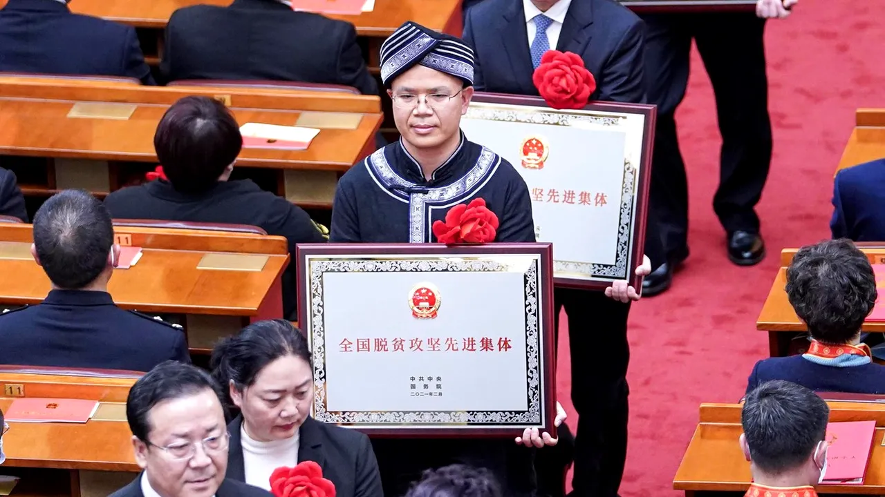 China declară solemn victoria în eliminarea sărăciei absolute. Peste 3.000 de persoane şi grupuri au fost premiate pentru ajutor