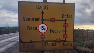 Pod în pericol pe un drum național din județul Galați. Autoritățile au impus restricții de circulație