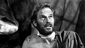 Timbrele dedicate actorului Charlton Heston generează polemici în Statele Unite