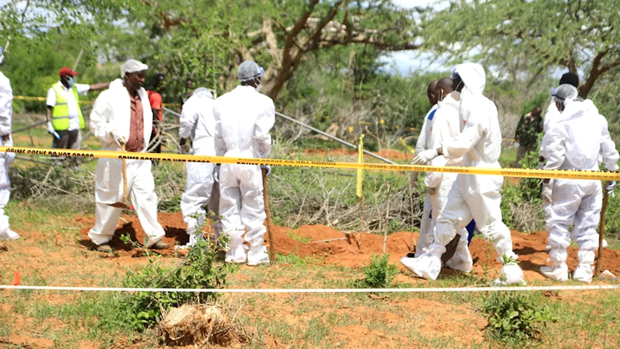 21 de cadavre exhumate în Kenya în legătură cu o sectă care promova cultul înfometării