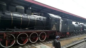 Un tren construit în urmă cu 100 de ani a fost expus în Gara CFR Galaţi | GALERIE FOTO 