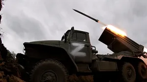 Războiul din Ucraina, ziua a 97-a. Trupele ruse controlează jumătate din oraşul ucrainean Severodoneţk / Este aşteptat al 6-lea val de sancţiuni împotriva Moscovei / Vladimir Putin vrea să supună întreaga regiune Donbas în următoarea lună / Ruşii au ucis 4 civili în regiunea Doneţk