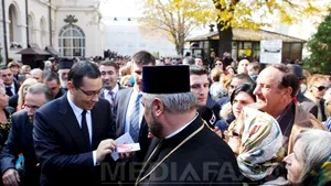 Ponta, la Iaşi: Uneori e mai mare coada celor care se bagă în faţă decât a celor ce stau la coadă