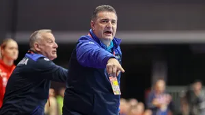 Florentin Pera și-a dat demisia din postul de antrenor al naționalei de handbal feminin