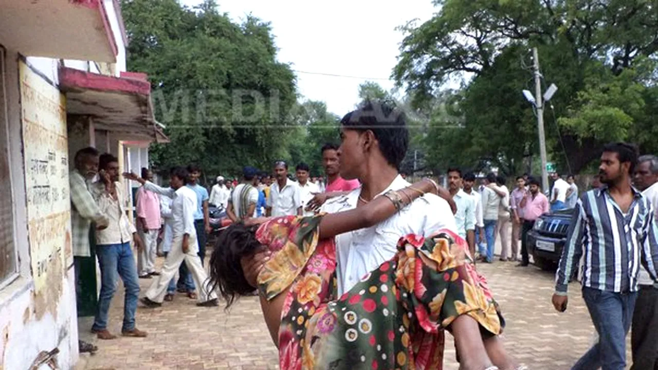Cel puţin zece morţi într-o busculadă produsă la un templu din India