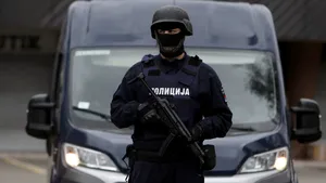 Arestări în Serbia. Două persoane sunt acuzate că au instruit peste 150 de moldoveni și români pentru revolte legate de alegerile din Republica Moldova