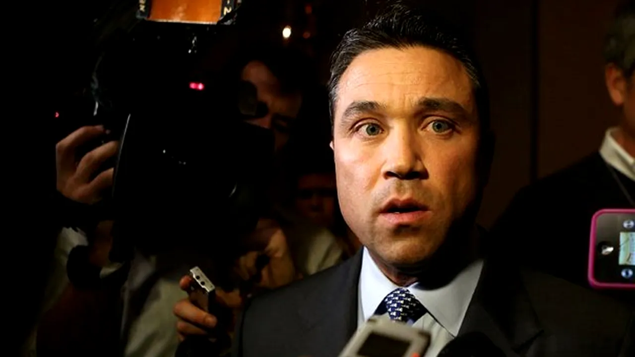 Un congresmen republican acuzat de deturnare de fonduri s-a predat FBI