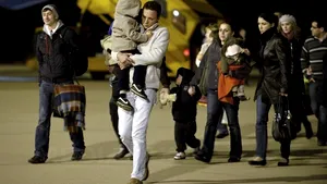 16 români, evacuaţi din Libia la bordul a două avioane trimise de Ucraina şi Polonia