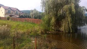 Accident stupid în Cluj în urma căruia un om a murit electrocutat. Hidrobicicleta cu care se plimba alături de alţi tineri, tractată de un cablu care a căzut în apă - FOTO/VIDEO