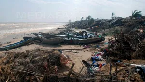 Evacuarea a peste un milion de persoane în India a limitat bilanţul ciclonului Phailin