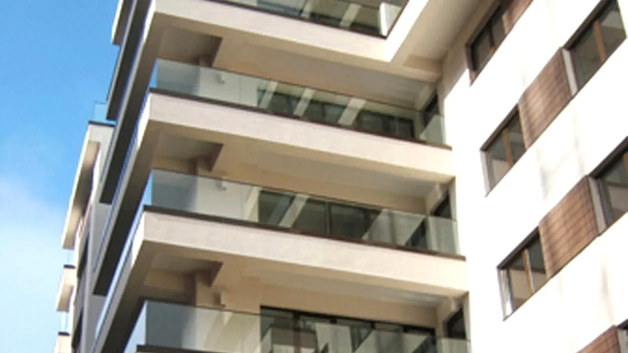 Află ce fac băncile cu un bloc de 100 de apartamente în insolvenţă