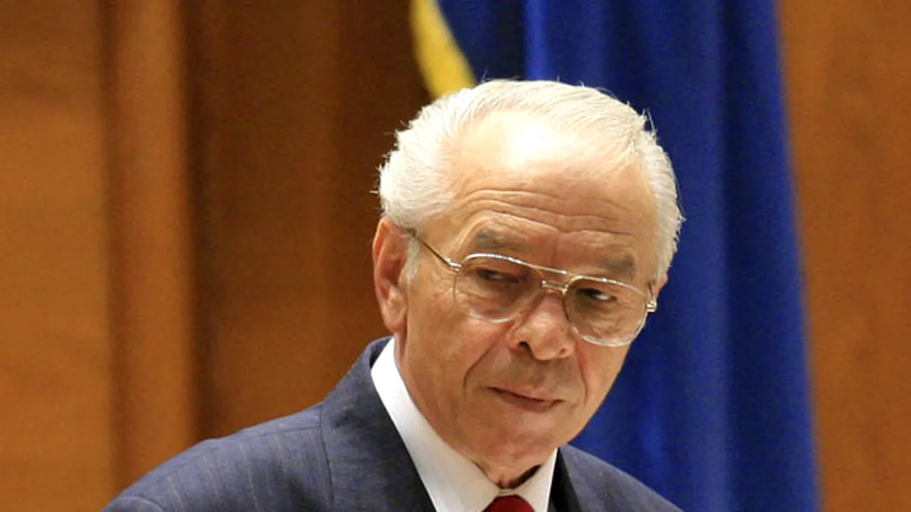 Nicolae Văcăroiu a fost externat