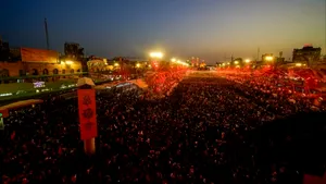 Marș religios la Teheran. Mulțimea a cerut răzbunare pentru liderul suprem iranian, ucis la începutul războiului
