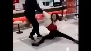 O femeie a fost agresată pentru că a refuzat să poarte mască sanitară, în China | VIDEO