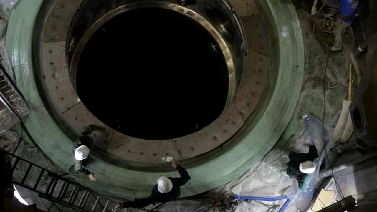 Franţa va închide 35 de reactoare nucleare până în 2025, estimează Greenpeace