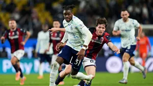 Inter îi prelungește contractul lui Yann Bisseck, unul dintre fundașii de bază ai lui Chivu