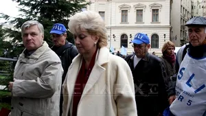 Sindicaliştii l-au huiduit pe ministrul Botiş. Mitingul FSLI s-a încheiat fără alte incidente