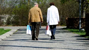 Oficiali din Marea Britanie: pensionarii, gata de revoltă dacă se prelungeşte carantina