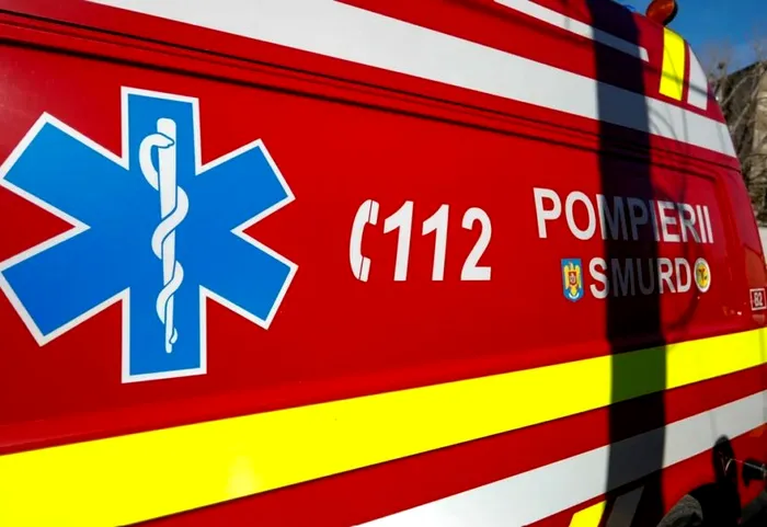 SOCIAL Accident grav în Dâmbovița: Impact între un microbuz cu elevi și un TIR