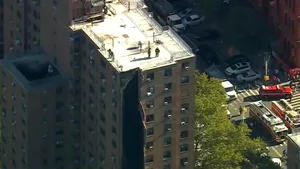 Explozie și prăbușire parțială la un bloc de 20 de etaje din New York