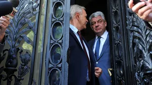 Tudose s-a întâlnit miercuri cu Dragnea / Premierul neagă primirea demisiilor miniştrilor Shhaideh şi Plumb / Tudose: Problema e pe relaţia cu Bruxelles-ul; am o 
