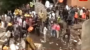 Cel puţin 17 persoane au murit în urma prăbuşirii unei clădiri în Mumbai, India