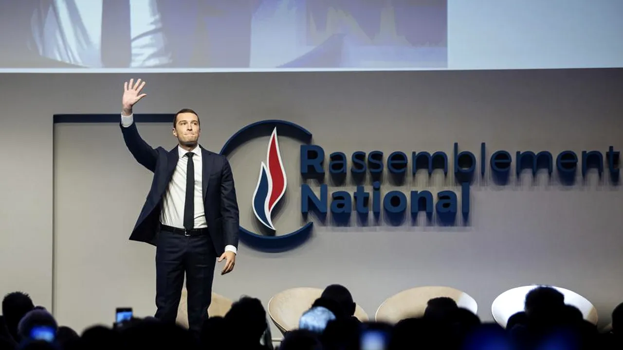 Principalul partid de extremă-dreapta din Franţa are un nou lider. Marine Le Pen, înlocuită de un tânăr de 27 de ani