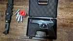 Tânăr de 25 de ani, prins cu un pistol cu aer comprimat, pe A1