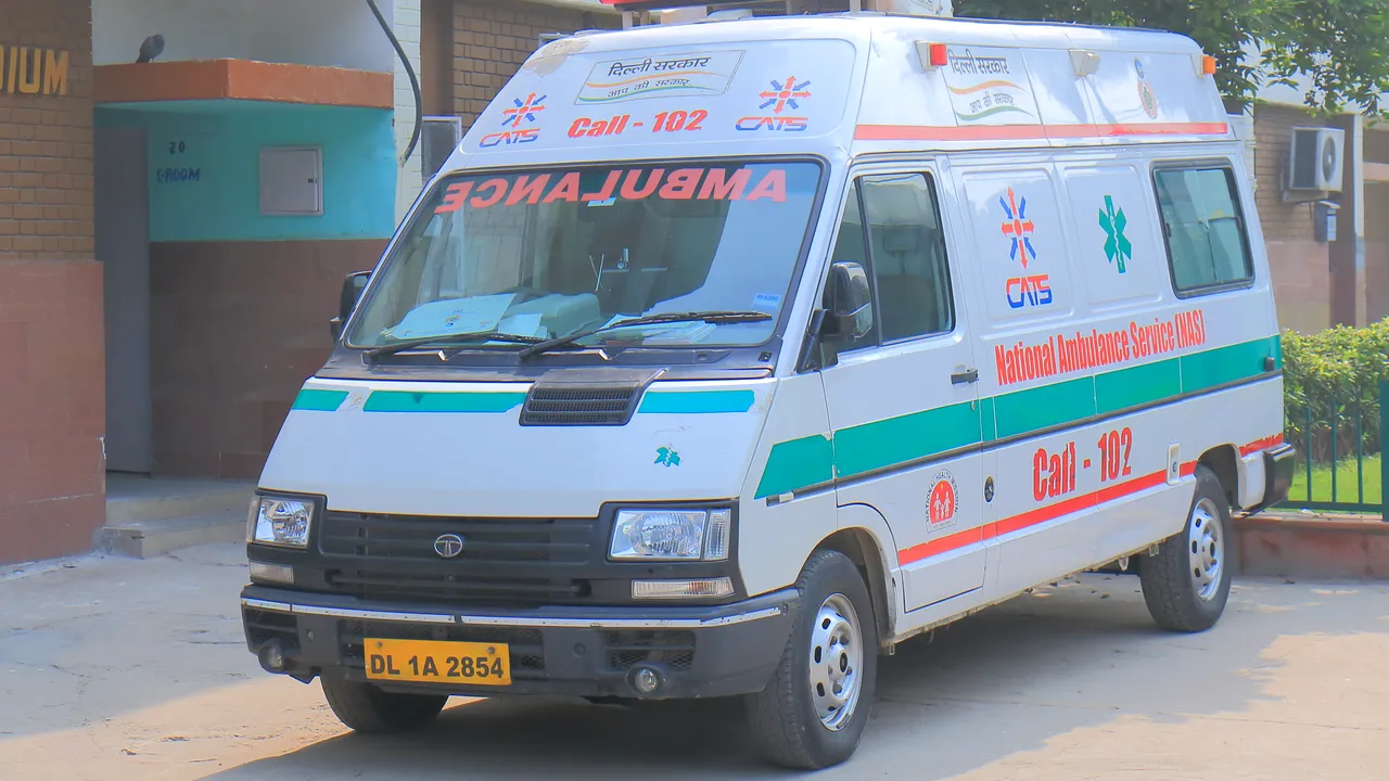 Cel puţin 13 copii au murit după ce un autobuz de şcoală a intrat în coliziune cu un tren în India