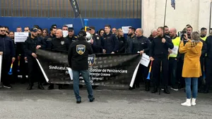 Protest la Centrul de Detenție Craiova. 250 de polițiști cer oprirea „haosului” din sistem