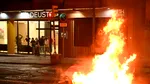 Mașini incendiate și baricade: încă un oraș din Spania e lovit de proteste violente. Cine sunt tinerii care au provocat haos