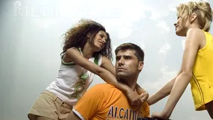 Cele mai mari GAFE VESTIMENTARE pe care le fac bărbaţii când merg în vacanţă