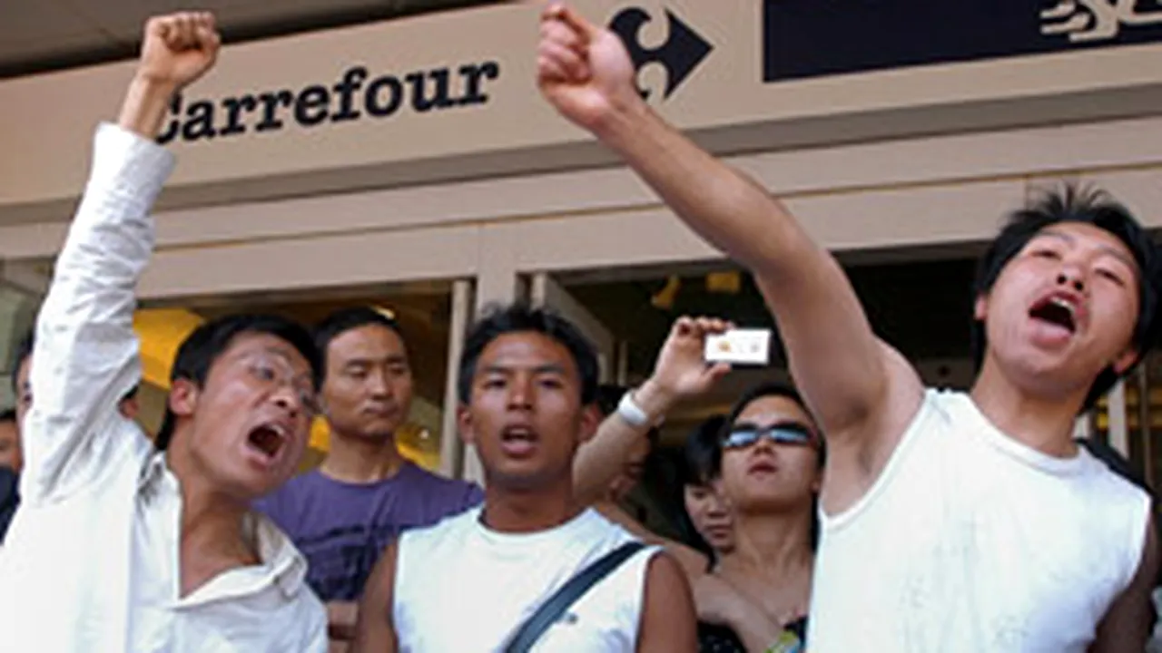Manifestaţii antifranceze în mai multe oraşe din China