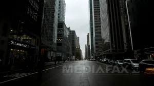 New York se pregăteşte într-un calm neobişnuit să înfrunte uraganul Sandy. Obama avertizează că această furtună poate avea consecinţe dezastruoase