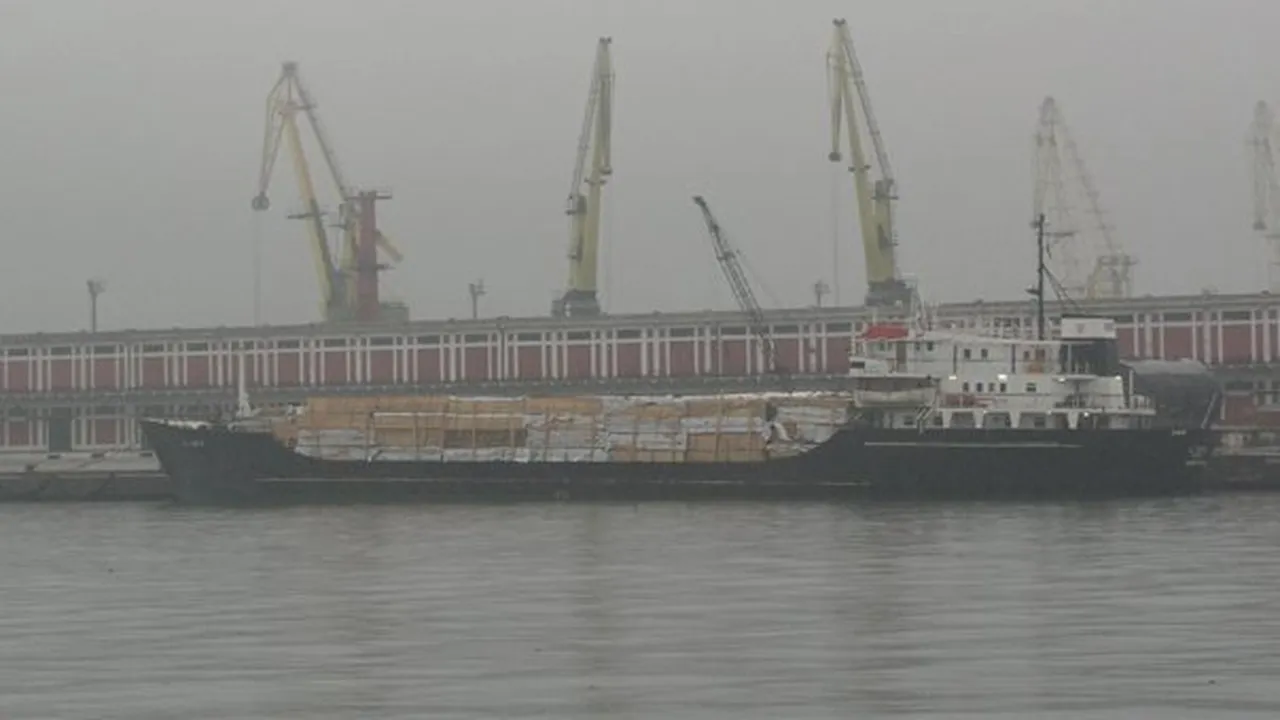 Porturile de la Marea Neagră, închise din cauza ceţii, au fost redeschise vineri după-amiază