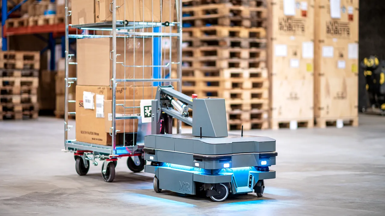 Mobile Industrial Robots: Roboţii mobili autonomi pot fi alternativa la criza de personal din industria românească 