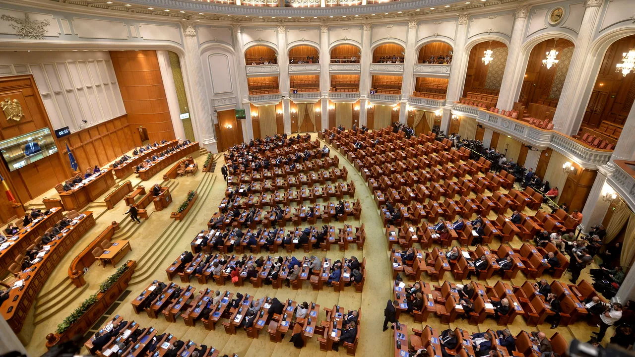 VIDEO. Prima asumare de răspundere în Parlament a Guvernului Orban. Executivul a renunţat la măsura pensionării anticipate a magistraţilor / Amendamentele privind modificarea ţintei de deficit bugetar, respinse