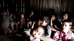 17 voluntari români duc aparatură medicală şi rechizite în Nepal, în cadrul celei mai mari expediţii