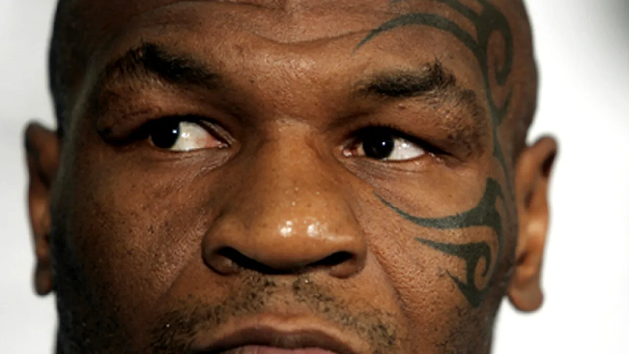 Mike Tyson a fost reţinut de poliţie