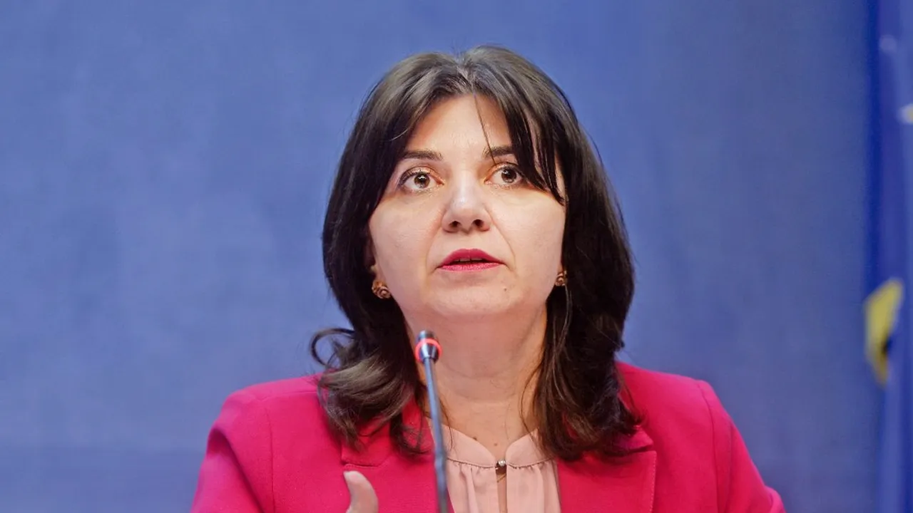 Monica Anisie: Sunt aproximativ un milion de elevi care învaţă exclusiv online