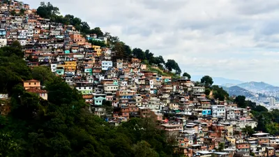 EXTERNE „O altă zi de panică și frică în Rio de Janeiro”: cel puțin opt morți în urma unei razii a poliției braziliene într-o favelă