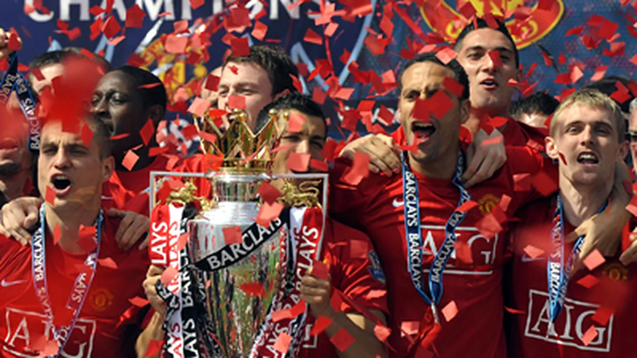 Manchester United, la restaurant cu trofeul Premier League