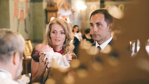 Alina Gorghiu, copreşedintele PNL, şi-a botezat copilul, ceremonie religioasă fiind într-un cadru restrâns - FOTO