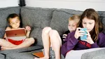 Telefonul le fură copilăria? Avertismentul dur lansat de autoritățile din SUA
