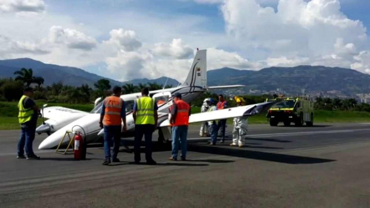 Un avion a efectuat o aterizare forţată în Columbia. Camerele video au surprins întregul incident aviatic