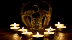 Scandal religios: Primăria unui oraş, dată în judecată pentru că a retras autorizaţia de ridicare a unui monument satanist